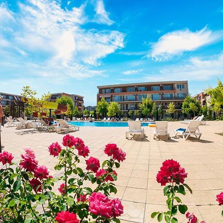 Holiday Garden Resort Pantai Sunny Bagian luar foto