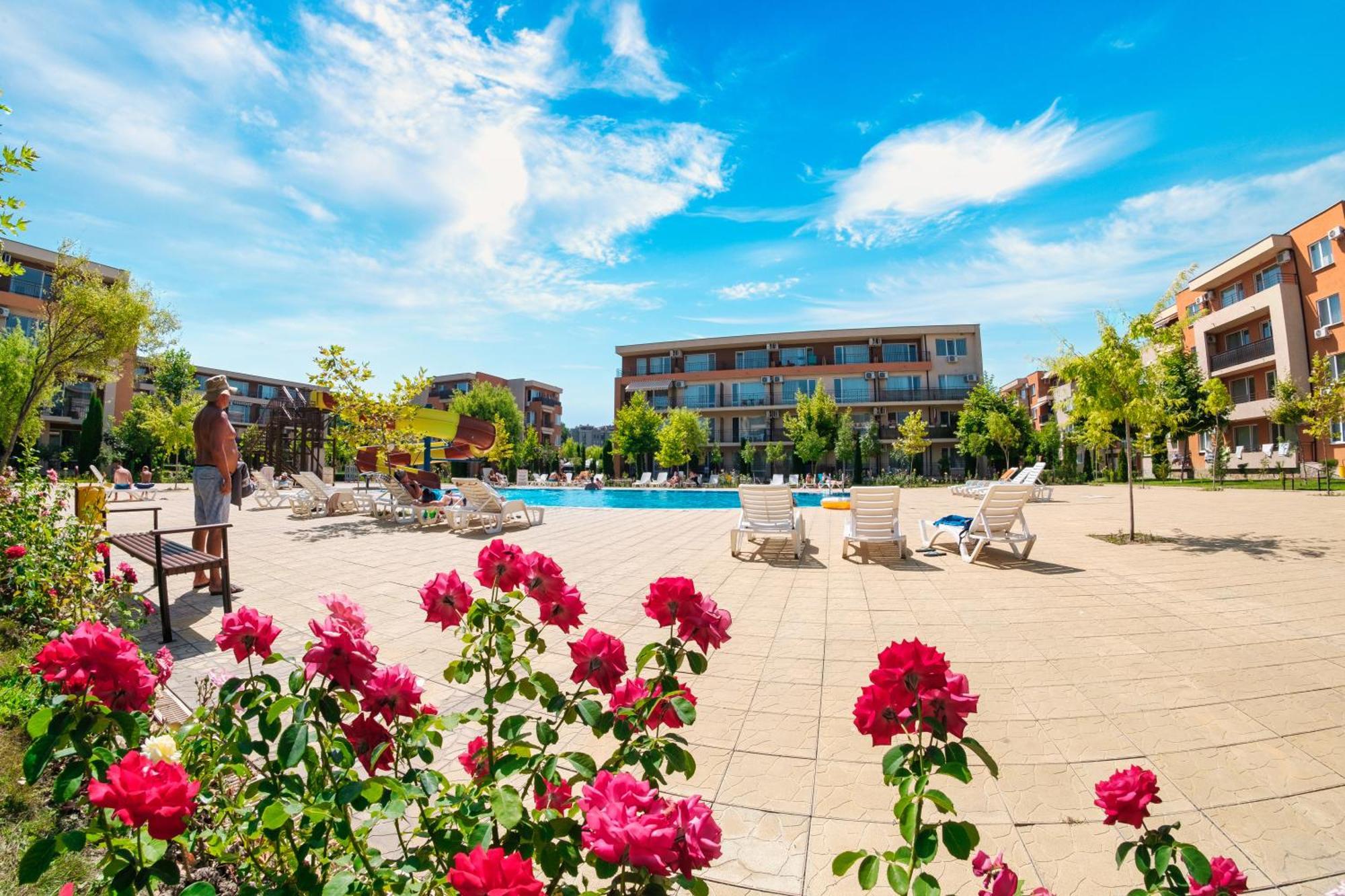 Holiday Garden Resort Pantai Sunny Bagian luar foto