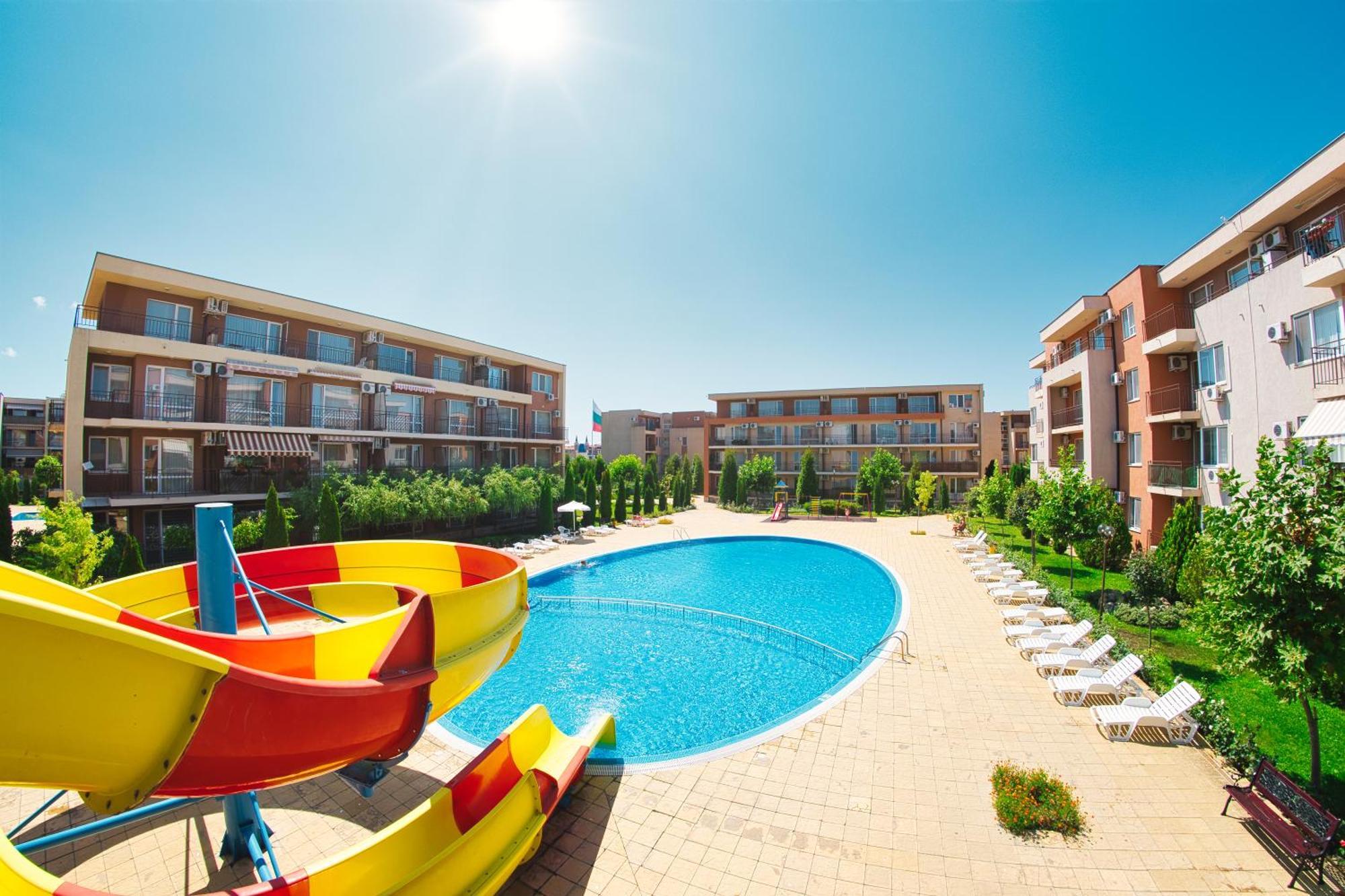 Holiday Garden Resort Pantai Sunny Bagian luar foto
