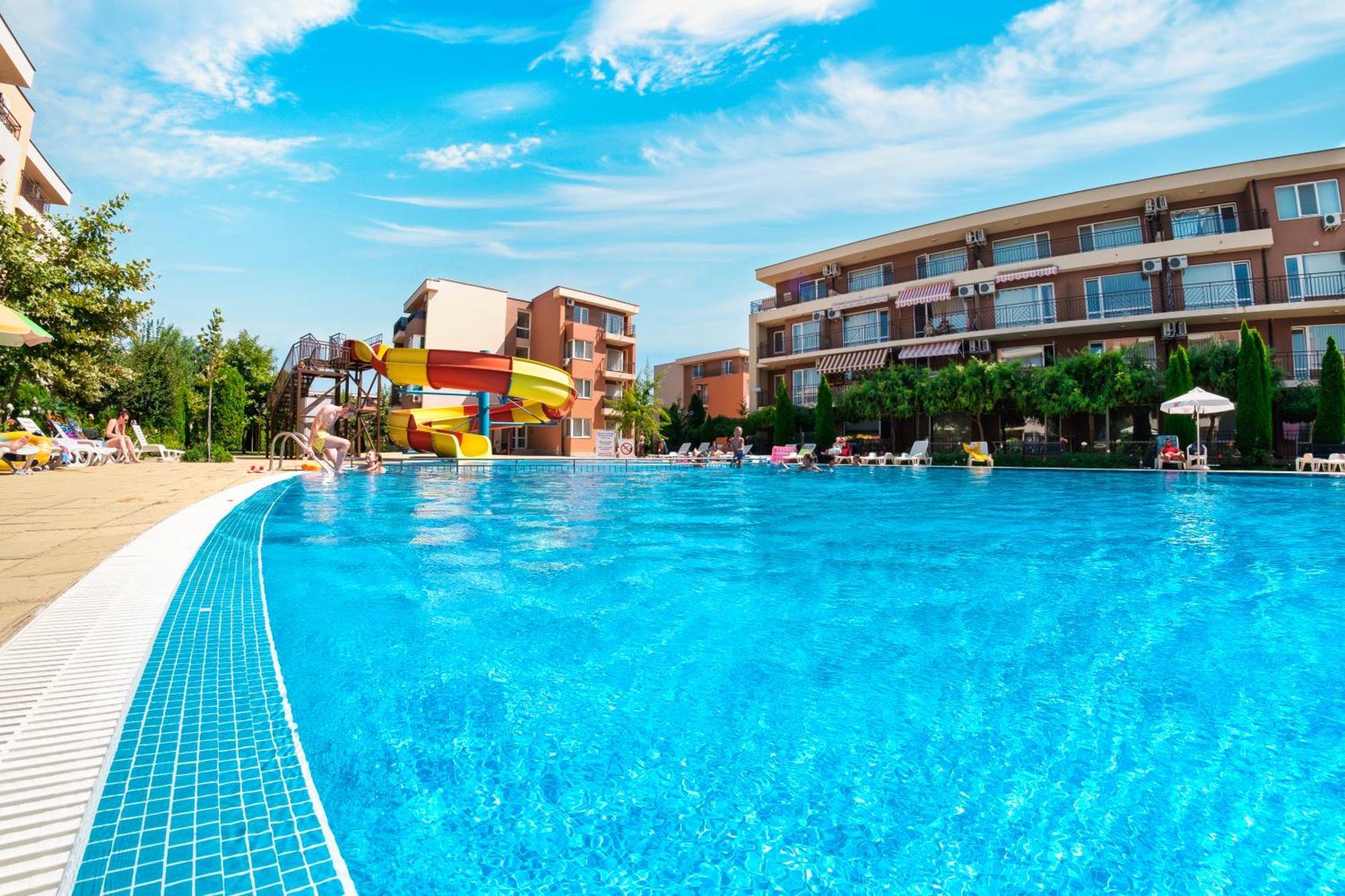 Holiday Garden Resort Pantai Sunny Bagian luar foto