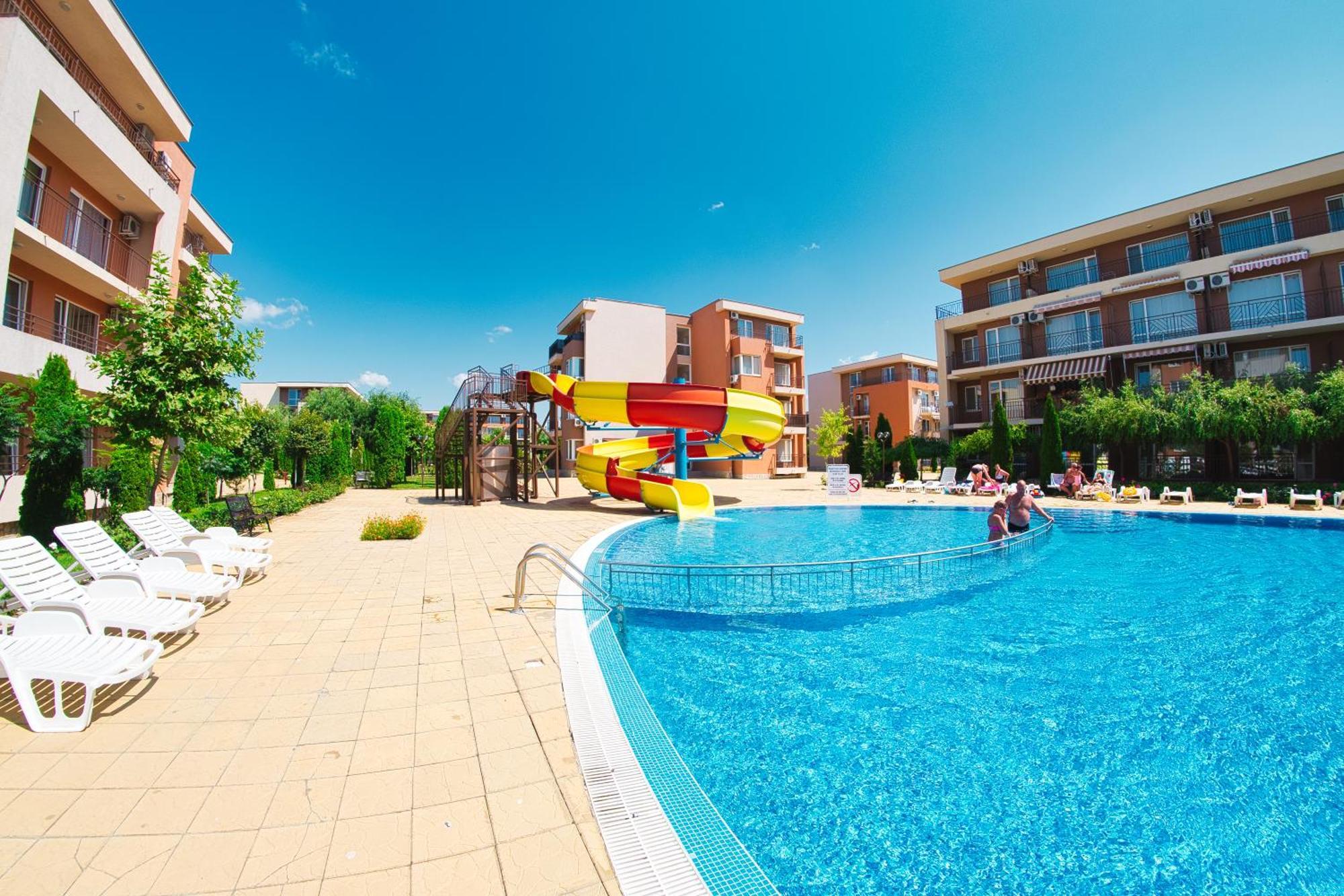 Holiday Garden Resort Pantai Sunny Bagian luar foto