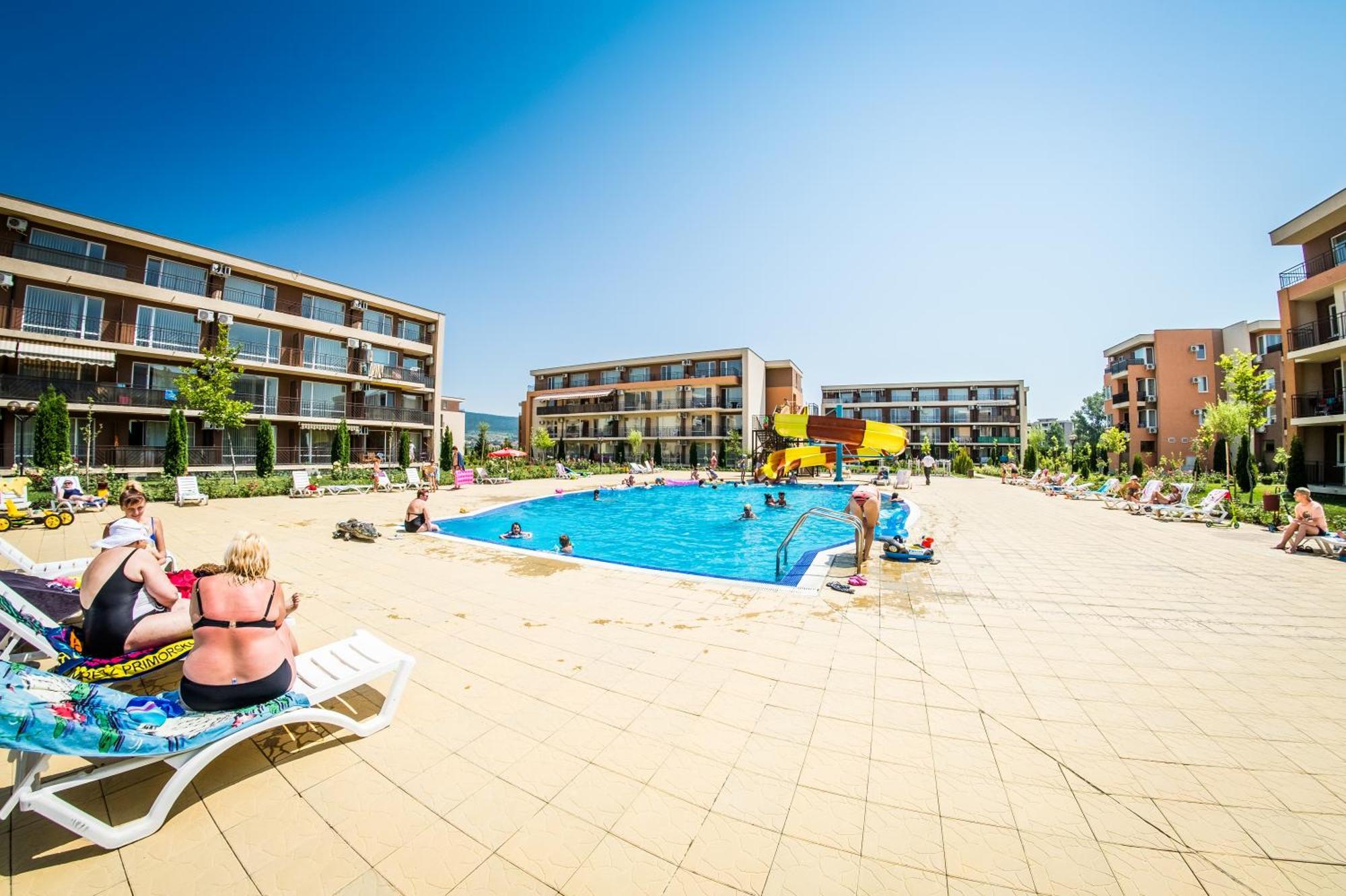 Holiday Garden Resort Pantai Sunny Bagian luar foto