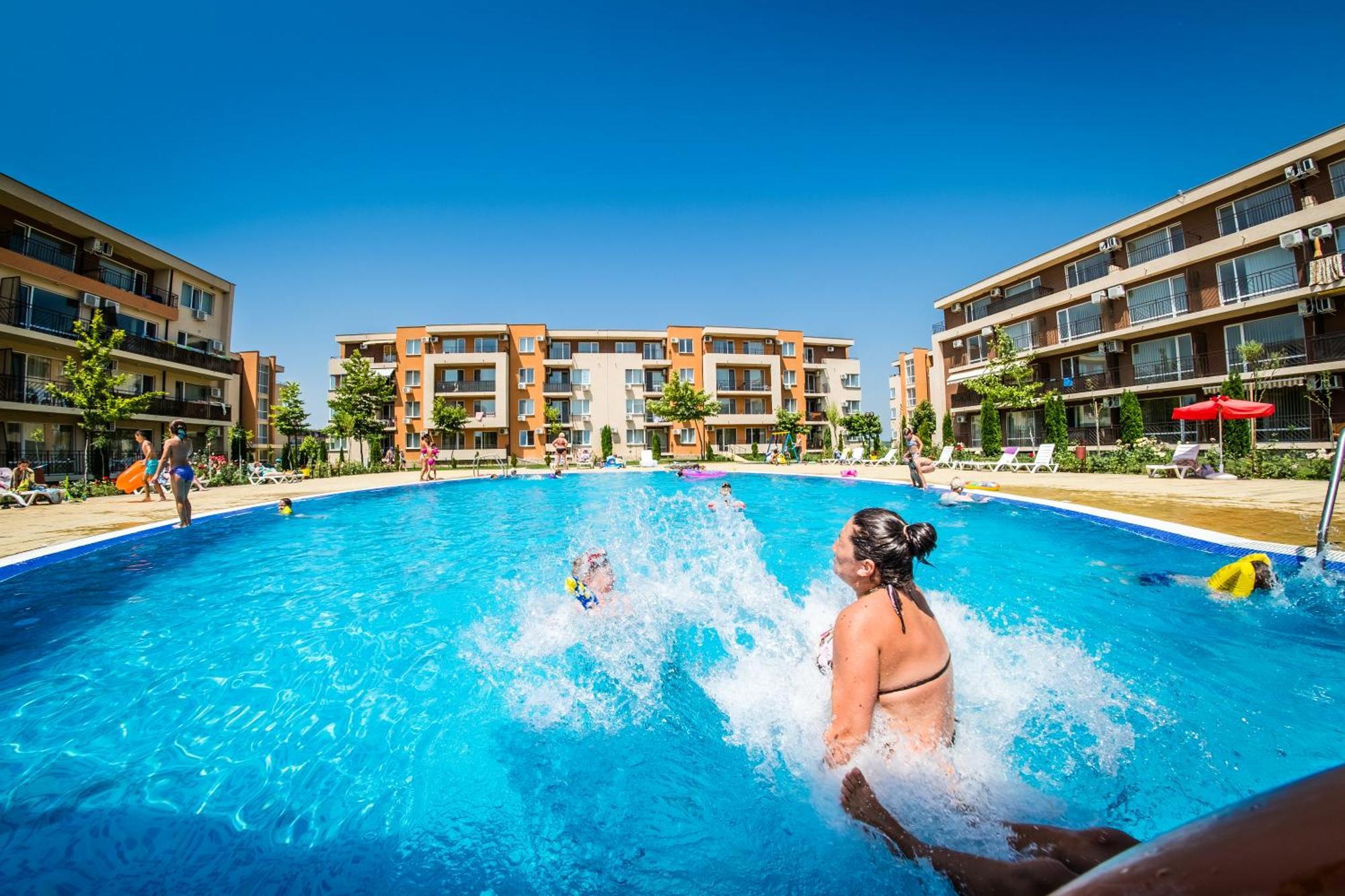 Holiday Garden Resort Pantai Sunny Bagian luar foto