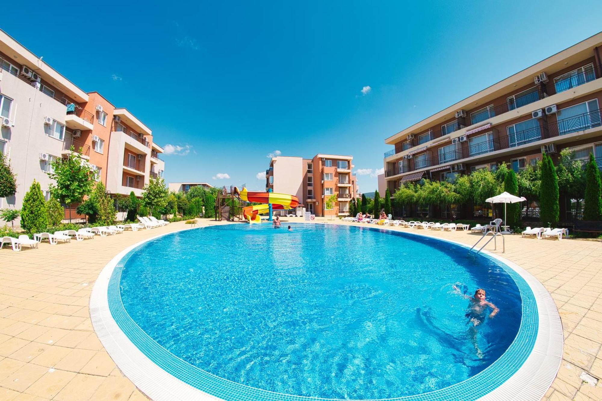 Holiday Garden Resort Pantai Sunny Bagian luar foto